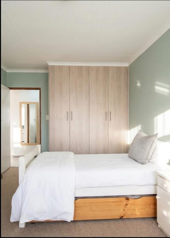 4 Bedroom Property for Sale in Hartenbos Heuwels Western Cape
